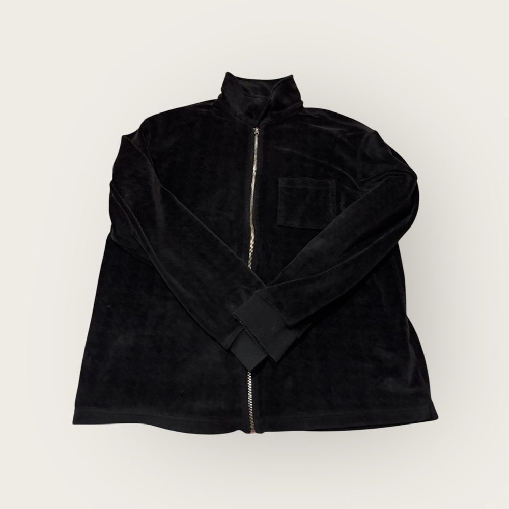 Black velour zip up jacket 🏴